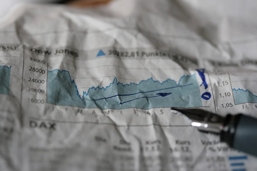 Conceptual illustration of securities lending inside an index fund: shares flowing out to a borrower and collateral flowing back